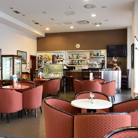 Hotel Park 로브란 외부 사진