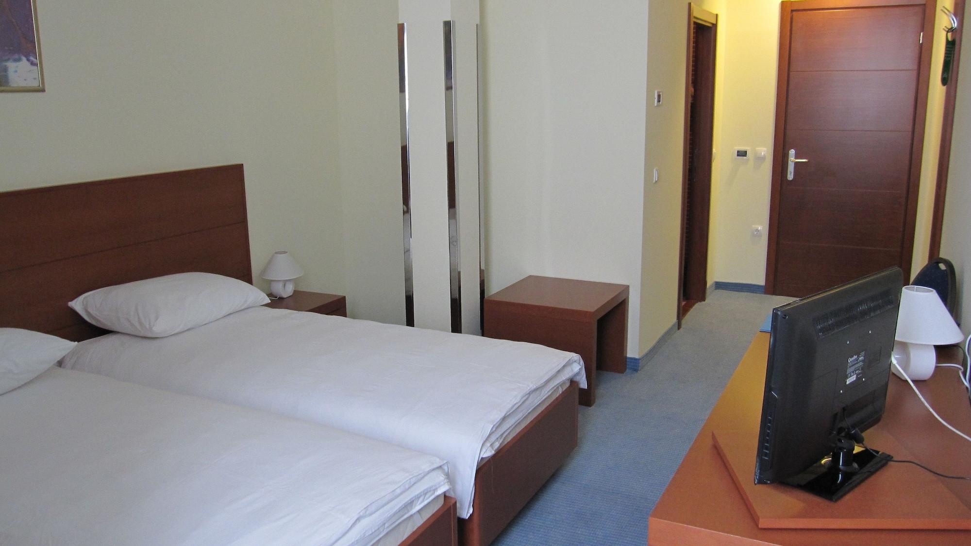 Hotel Park 로브란 외부 사진