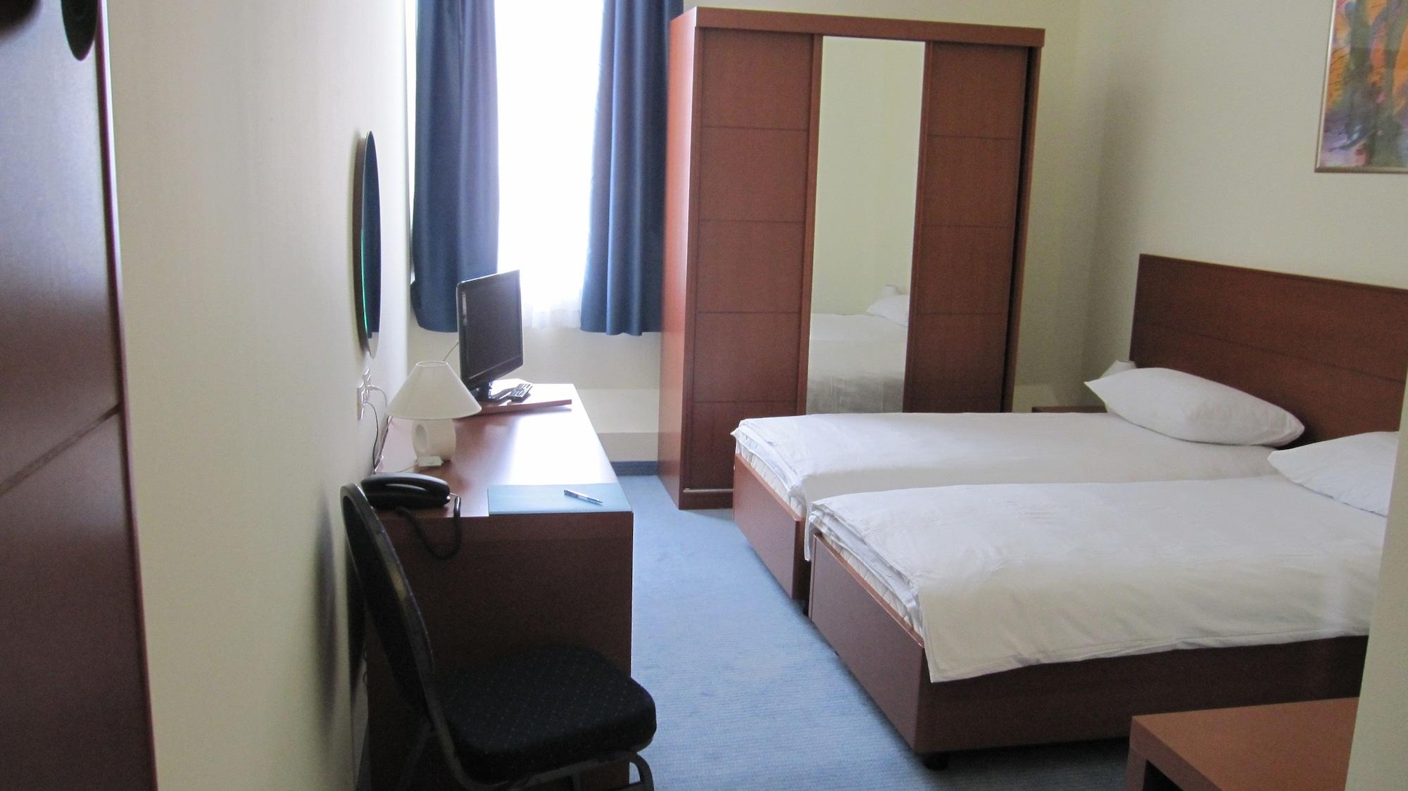 Hotel Park 로브란 외부 사진