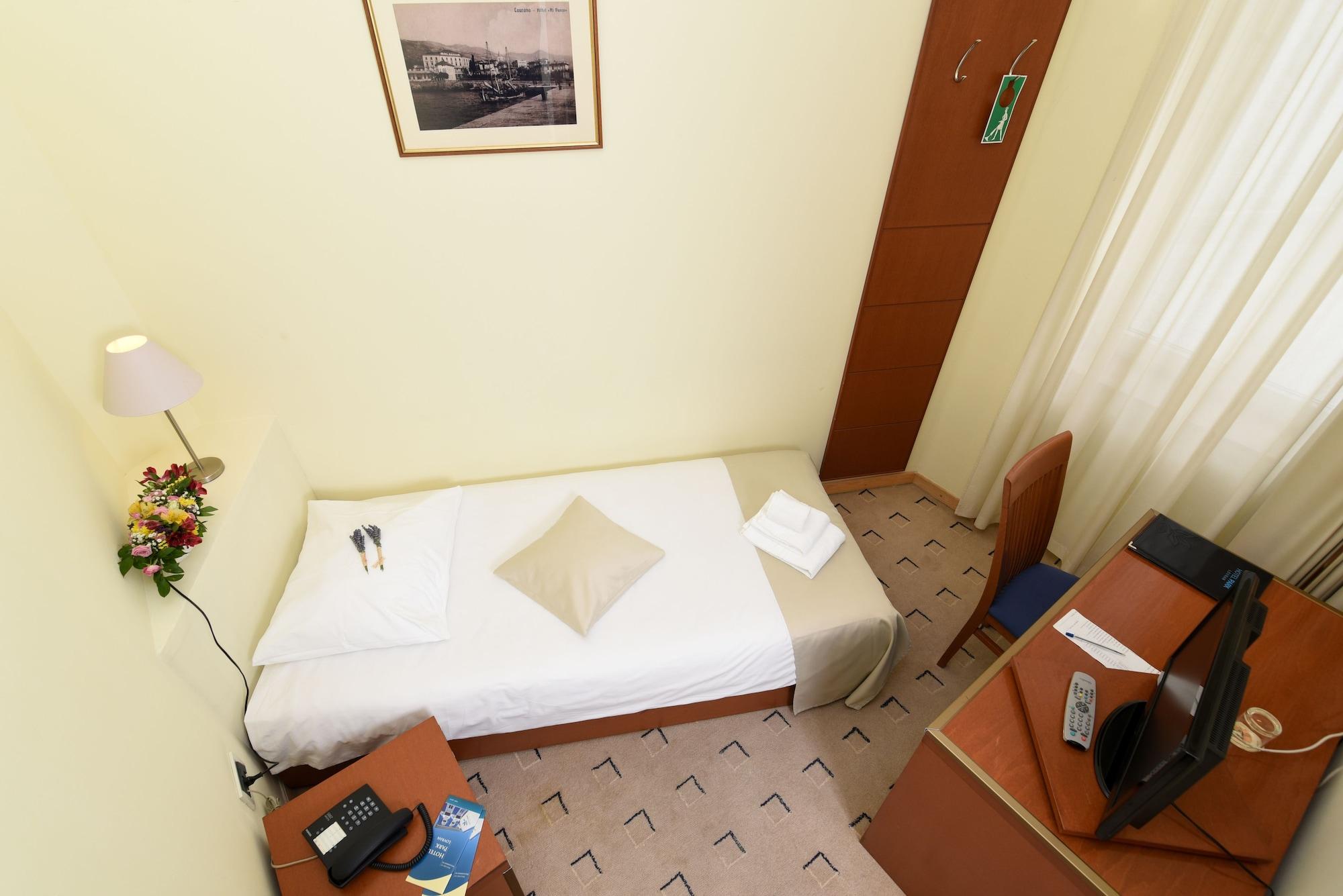 Hotel Park 로브란 외부 사진
