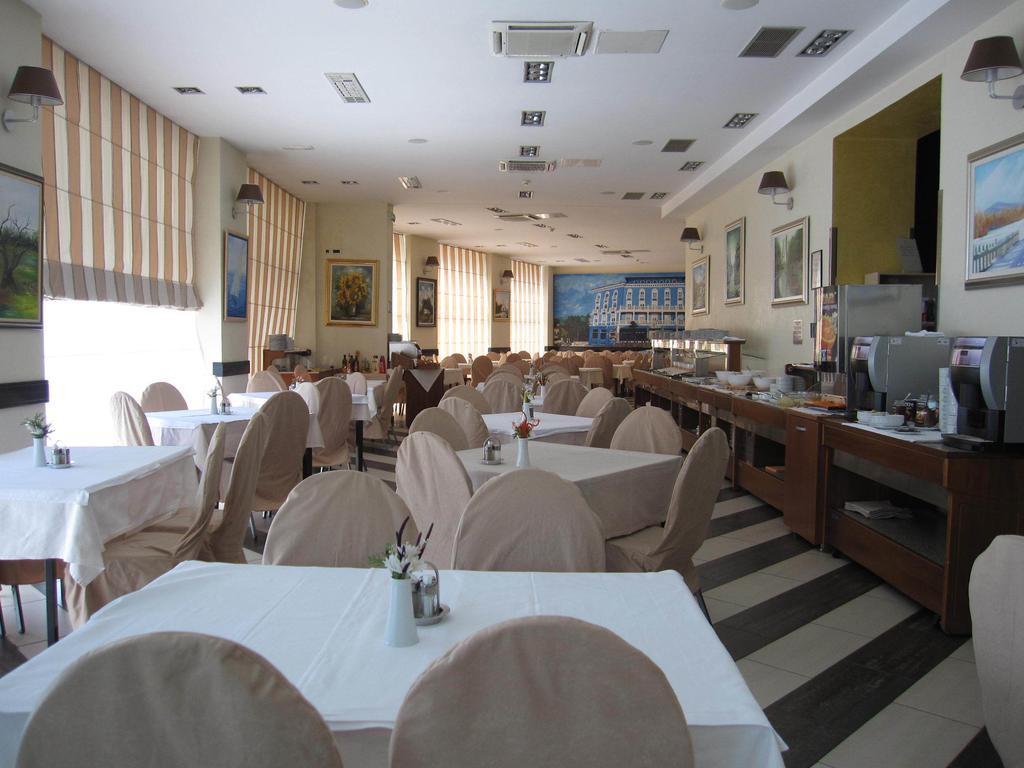 Hotel Park 로브란 외부 사진
